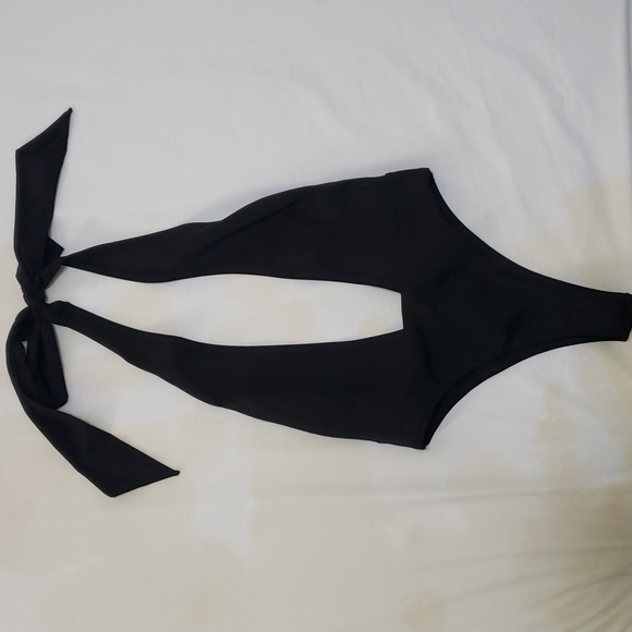 Kendall & Kylie Sexy Black Low Cut Halter One-Piece Swimsuit 🩱 - Picture 2 of 5